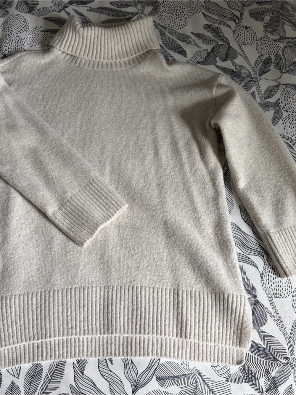 Uniqlo Cream Turtleneck Sweater